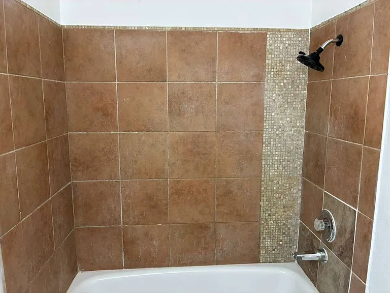 6121 Granada Cir — Photo 7