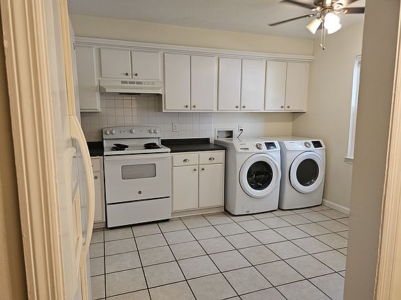 2nd image of 479 Oak Tree Sq