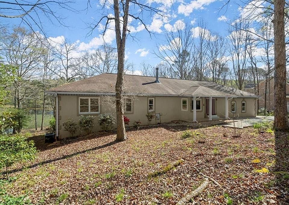 1st image of 2407 Meredith Dr