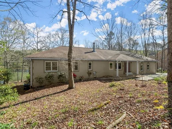 2407 Meredith Dr, Loganville, GA 30052