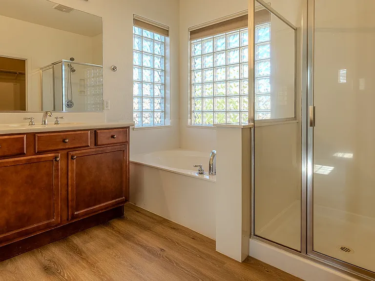 2051 E Carla Vista Dr — Photo 24