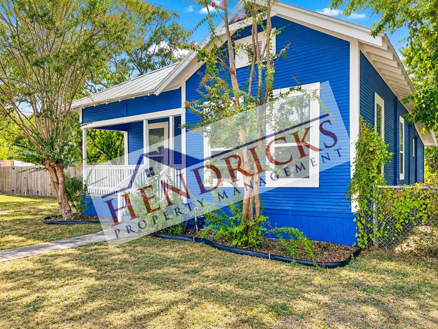 Move-In Special. off the first full month's rent with an 18-month lease. — Photo 4