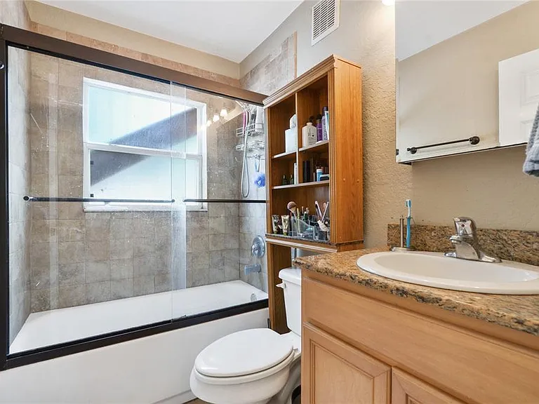 225 E New Hampshire St #7 — Photo 12