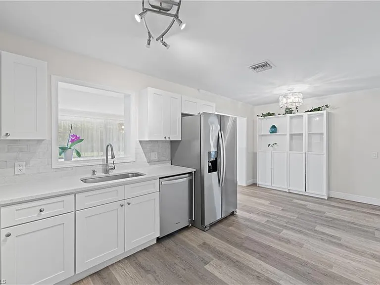 1051 Cypress Woods Dr — Photo 9