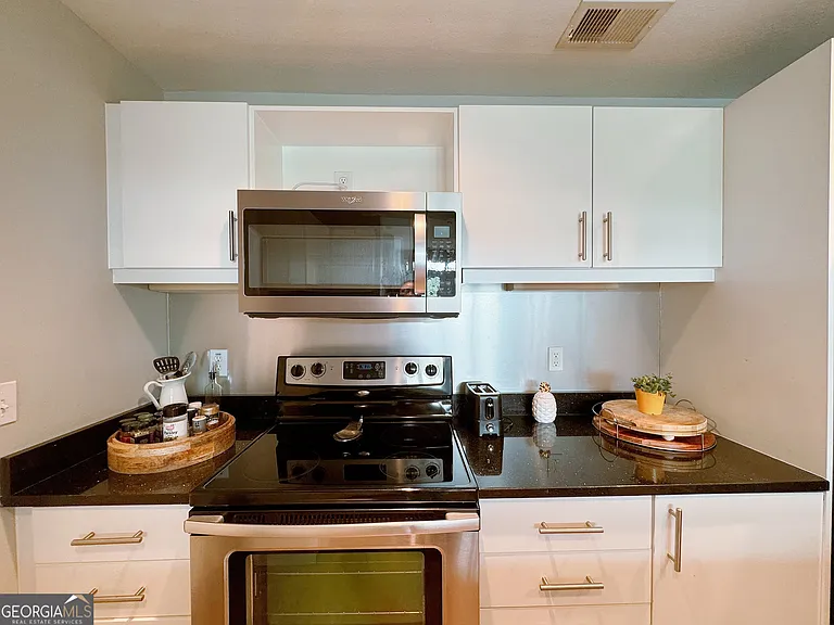 390 17th St NW #5027 — Photo 16