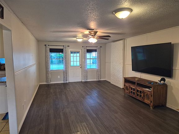 3rd image of 243 Weldon Dr