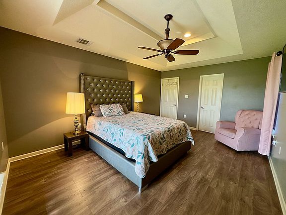 4th image of 113 Tulip Dr