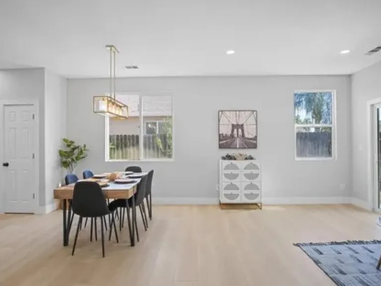 1625 Jardin Way — Photo 3