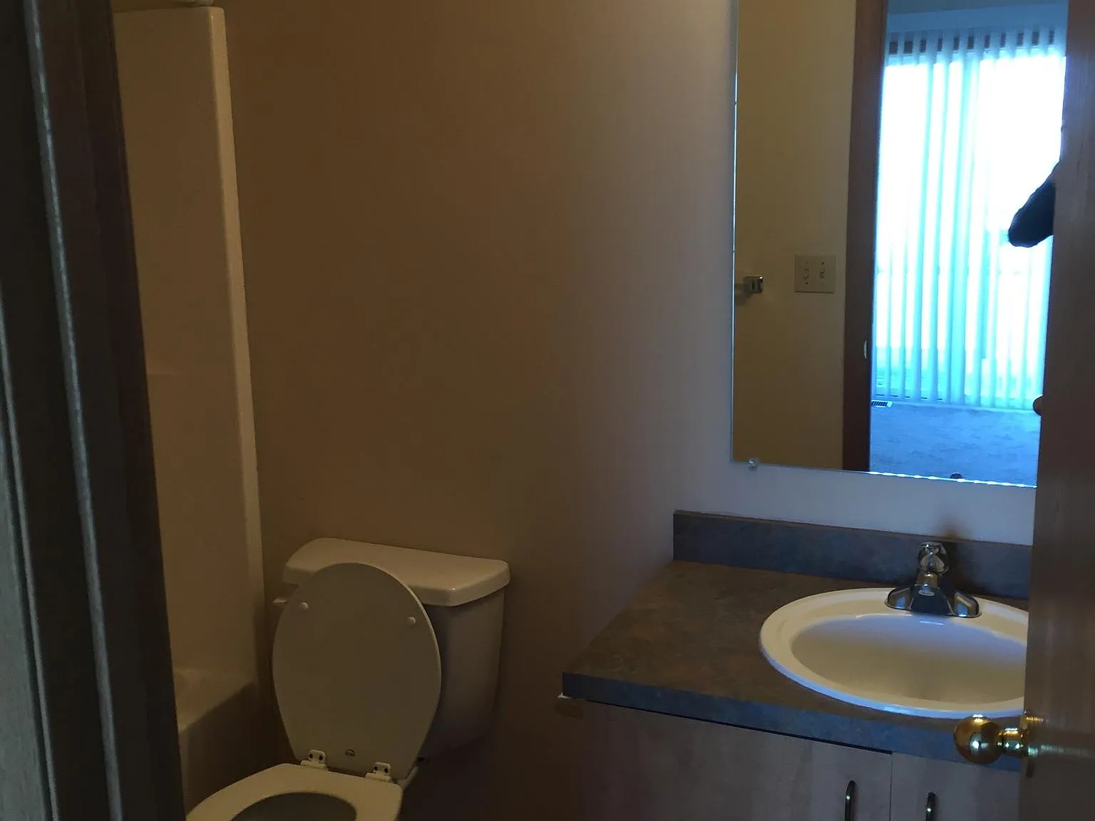 325 W Pawnee Ln — Photo 2
