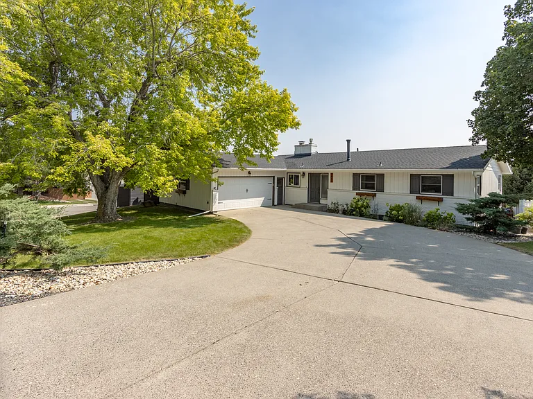 3440 Powderhorn Cir — Photo 2