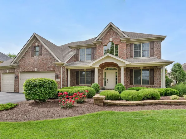 820 Sunflower Dr, Geneva, IL 60134