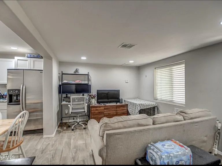 708 S 3rd St — Photo 3