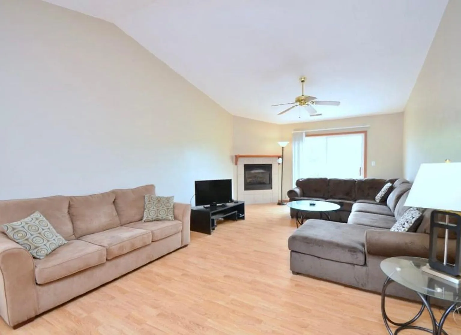 2 bed, 1380 sqft, $1,700 — Photo 1