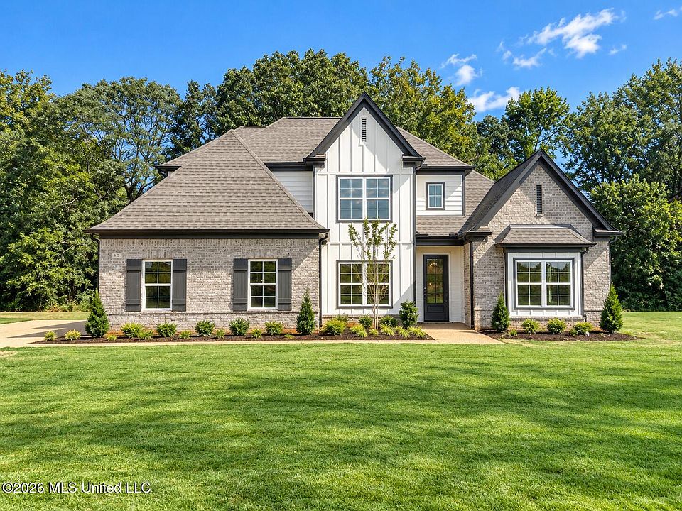 1st image of 302 Wells Dr