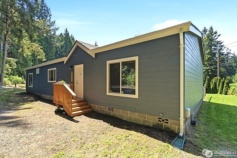 3rd image of 29377 Scenic Drive NE