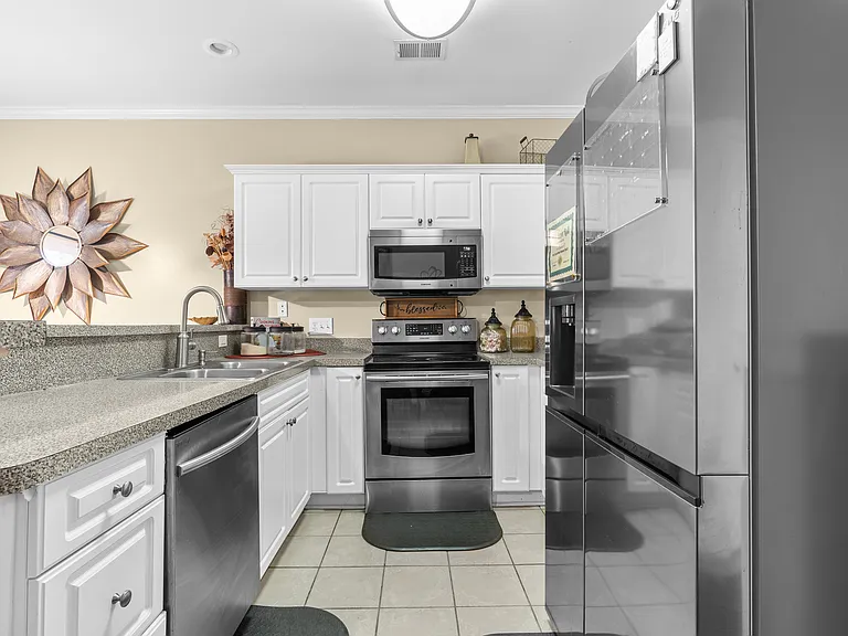 126 Baysdale Dr — Photo 10