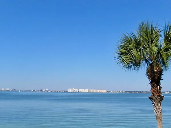 5505 La Puerta Del Sol Blvd S APT 221, Saint Petersburg, FL 33715