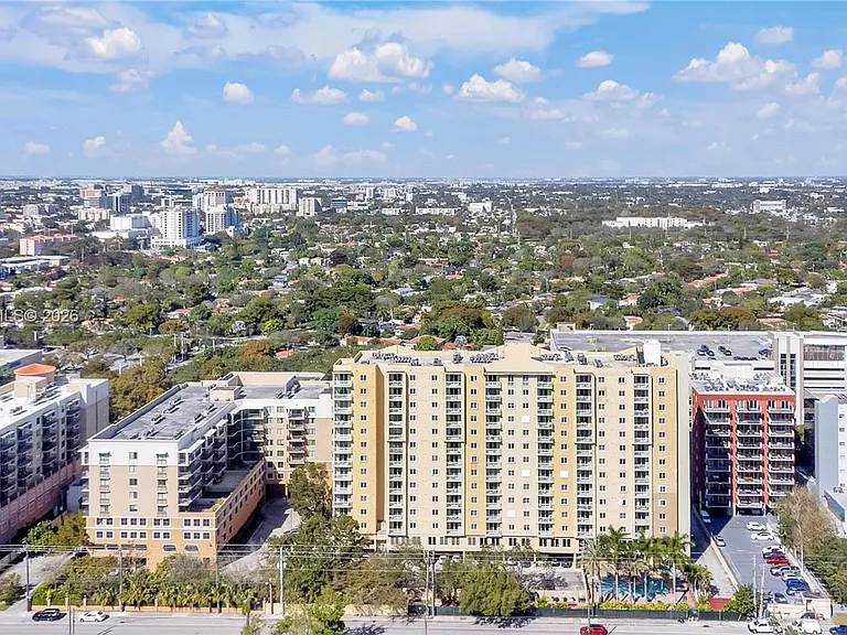 3500 Coral Way #Penthouse 10 — Photo 32