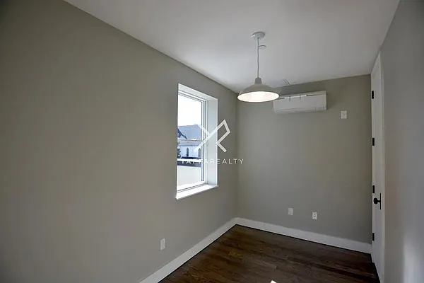 Rented by Yaffa Realty LLC | media 37