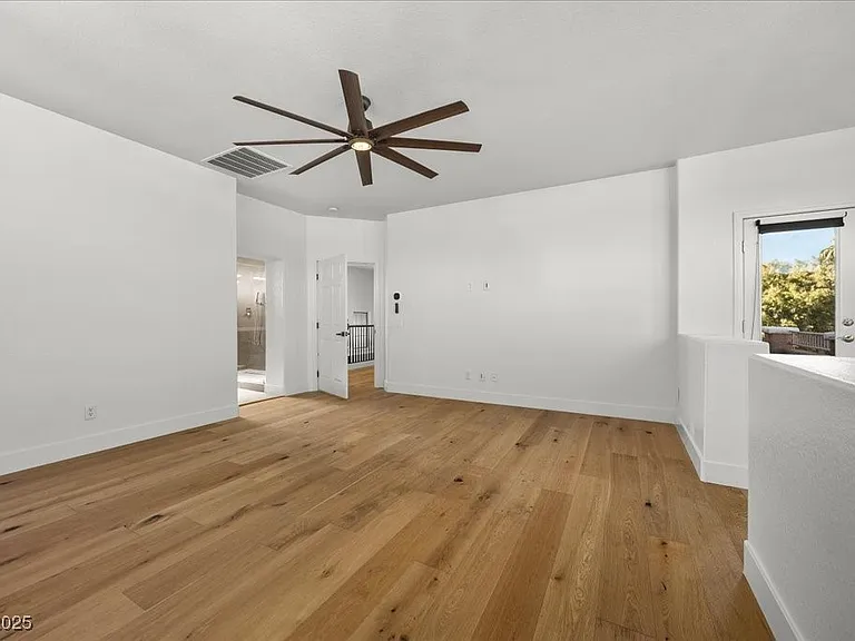 6332 Peggotty Ave — Photo 18