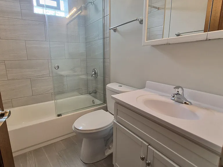 3238 N Hamlin Ave #2 — Photo 9