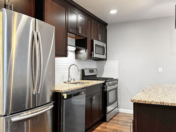 4th image of 41 E Cherry St #33