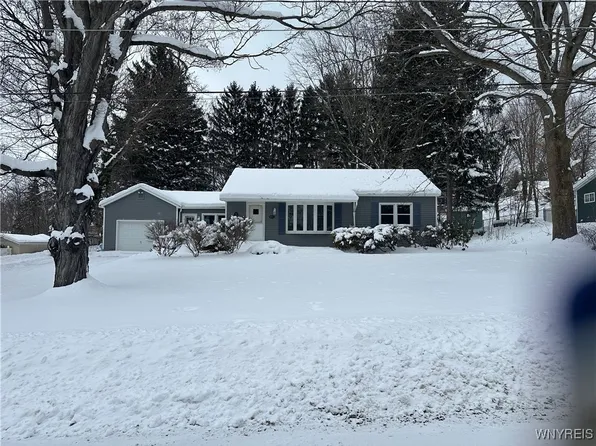 8753 Elizabeth Pkwy, Eden, NY 14057