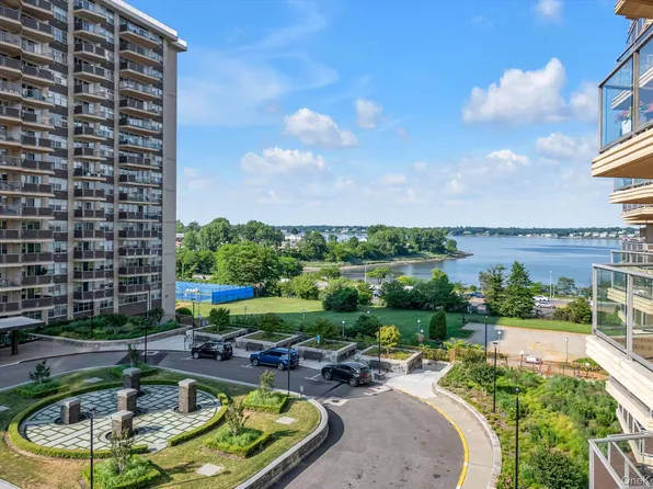 1805 215th Street #5C, Bayside, NY 11360