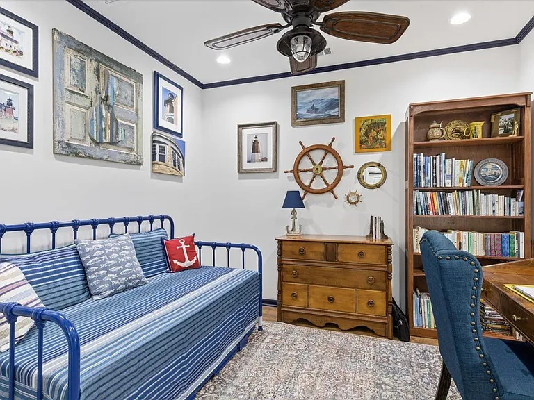 247 Tropics Ave — Photo 17