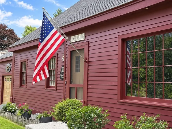 11 Betty St, Auburn, MA 01501