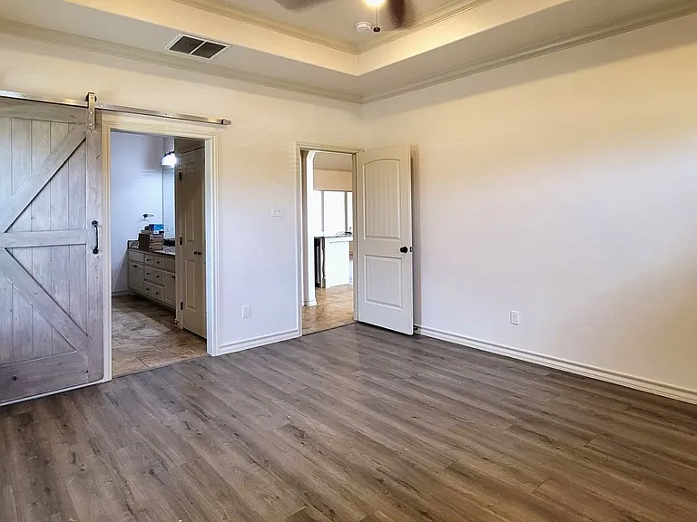 5234 Kemper St — Photo 10