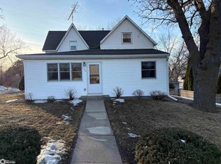 536 N 10th St, Forest City, IA 50436