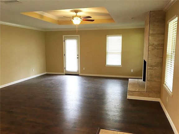 3rd image of 709 S College St