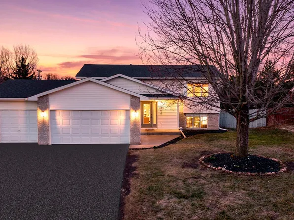 800 11th Ave SW, Isanti, MN 55040