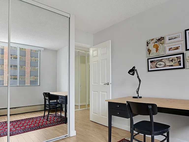 815 4th Ave SW — Photo 41