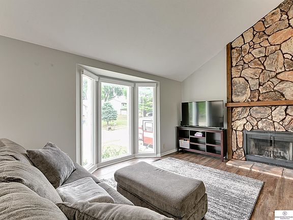 3rd image of 3401 E Dutchman Cir