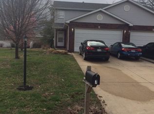 7 Old Orchard Ln, Glen Carbon, IL 62034