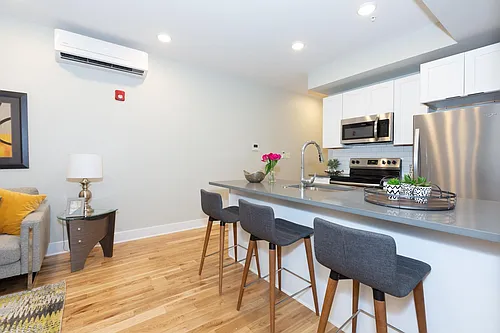2428 W Thompson St #1 Photo 1