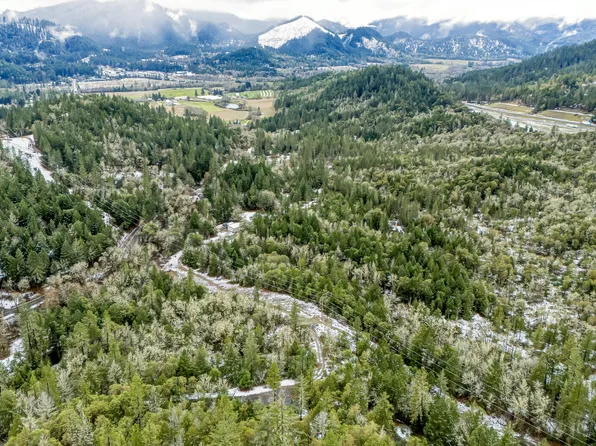 Sunny Valley Loop, Wolf Creek, OR 97497