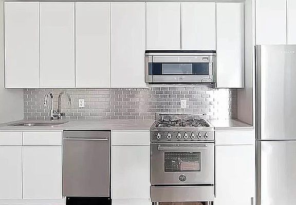 5th image of 423 Marcus Garvey Blvd APT 4F