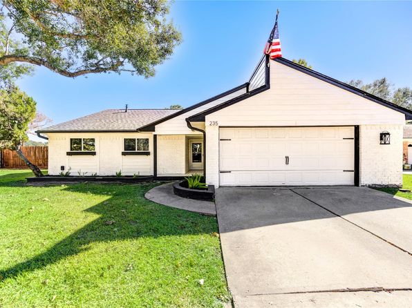 235 E Castle Harbour Dr