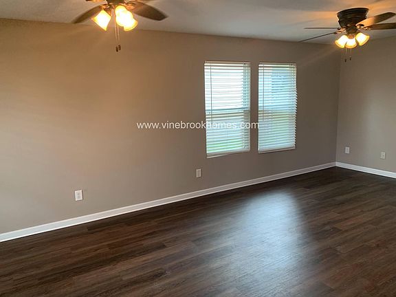 4th image of 132 Belle Haven Dr