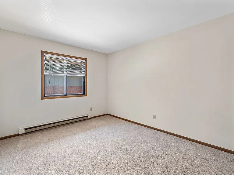 N83W13690 Fond Du Lac Ave #5 — Photo 13