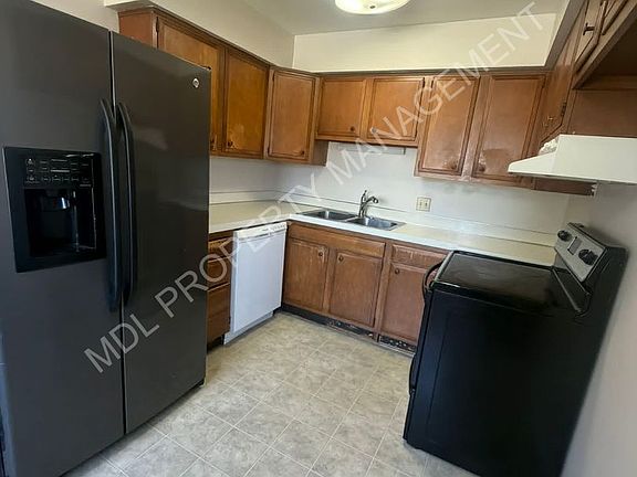 2nd image of 2225 Weiss St APT 1