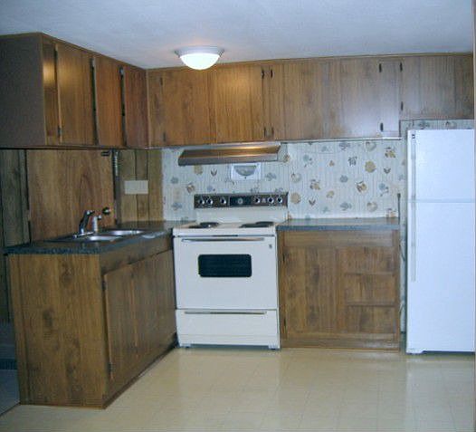2nd image of 15624 Larson Pl