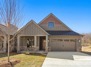 96 Chimney Chase Trl, Hendersonville, NC 28739