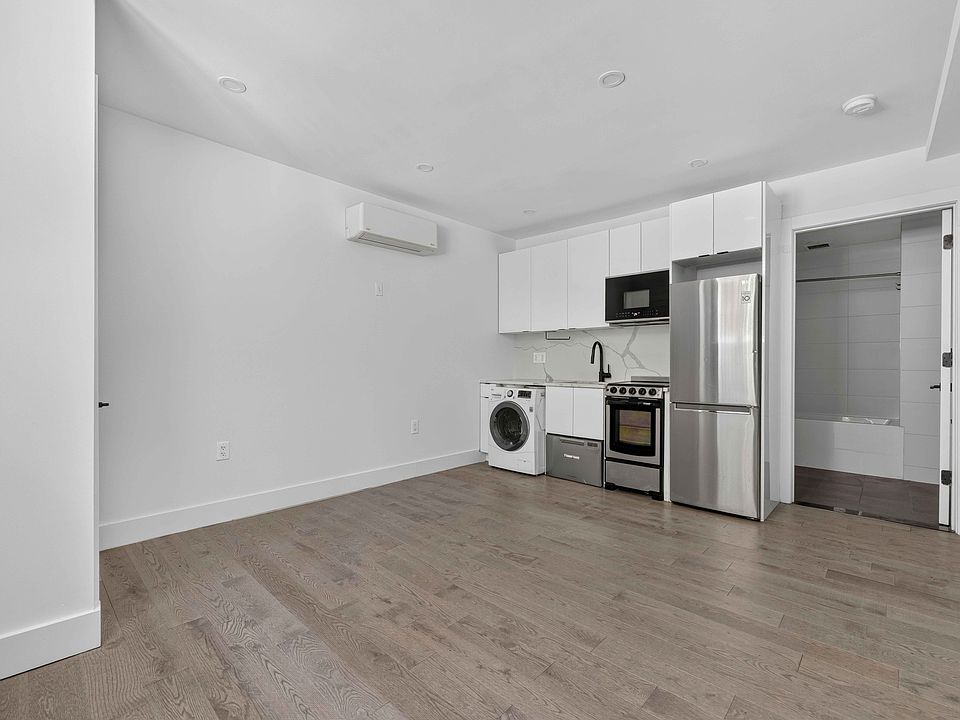 1st image of 241 W 75th St #3D