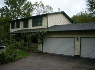 1070 N Garland Rd, Wauconda, IL 60084