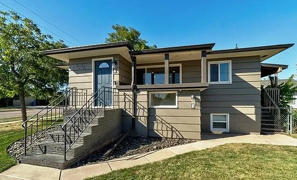 2730 W Rapid St — Photo 2