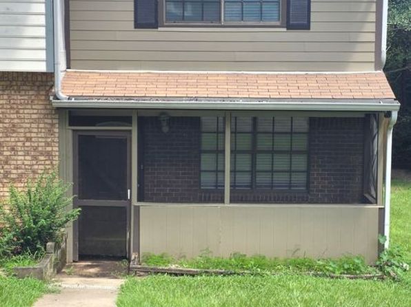 1017 Crossing Brook Way